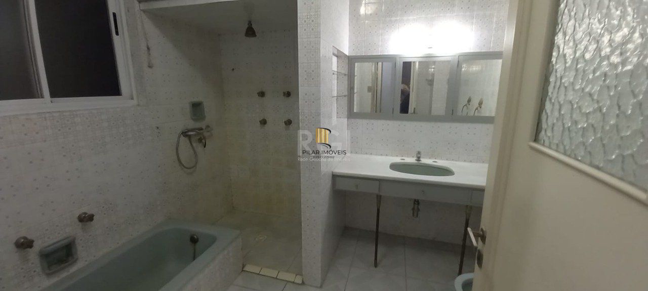 Apartamento para Venda - 136.2m², 3 dormitórios, 1 vaga - Centro Histórico