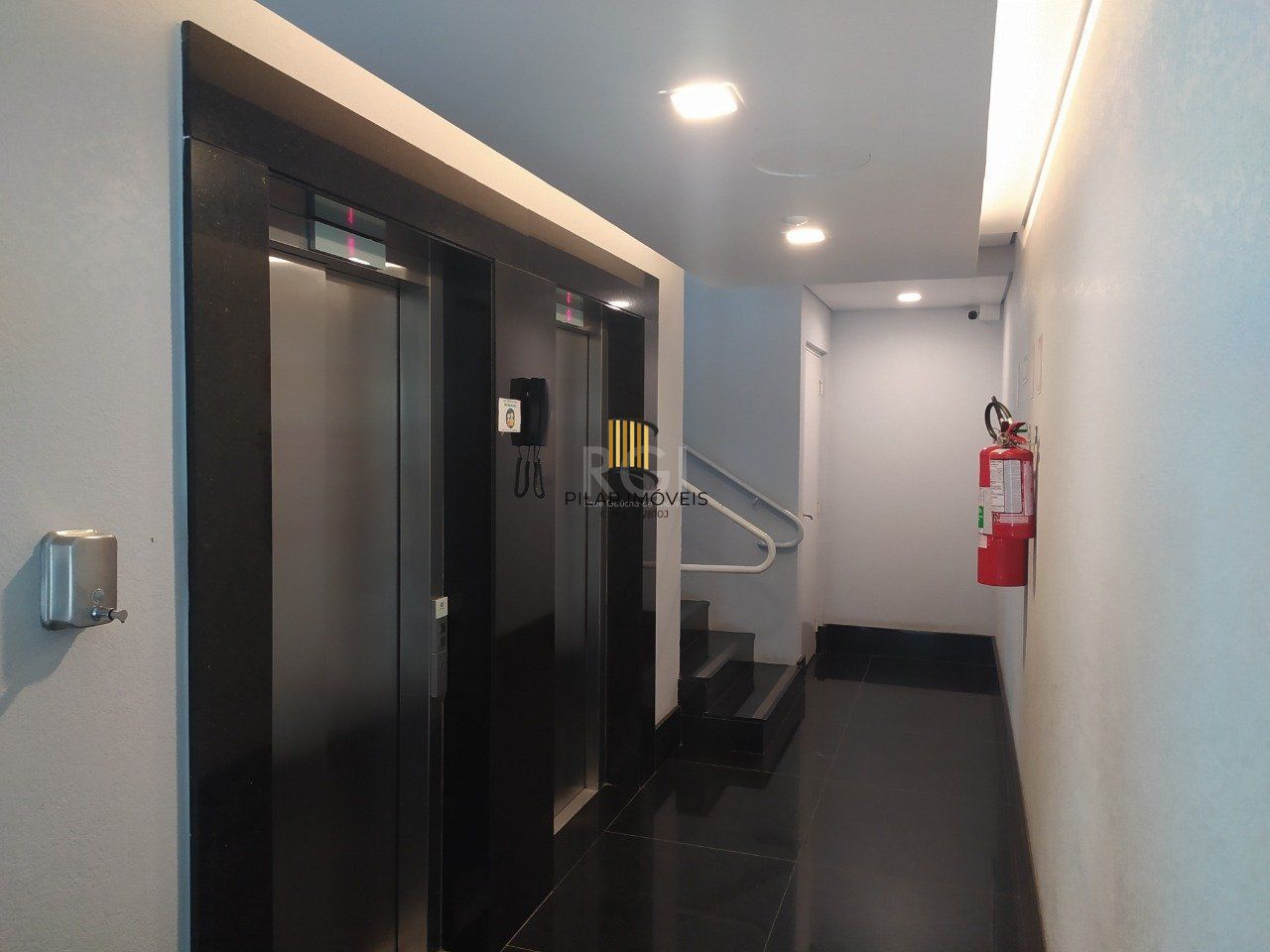 Apartamento para Venda - 119.65m², 3 dormitórios, sendo 1 suites, 2 vagas - Petrópolis