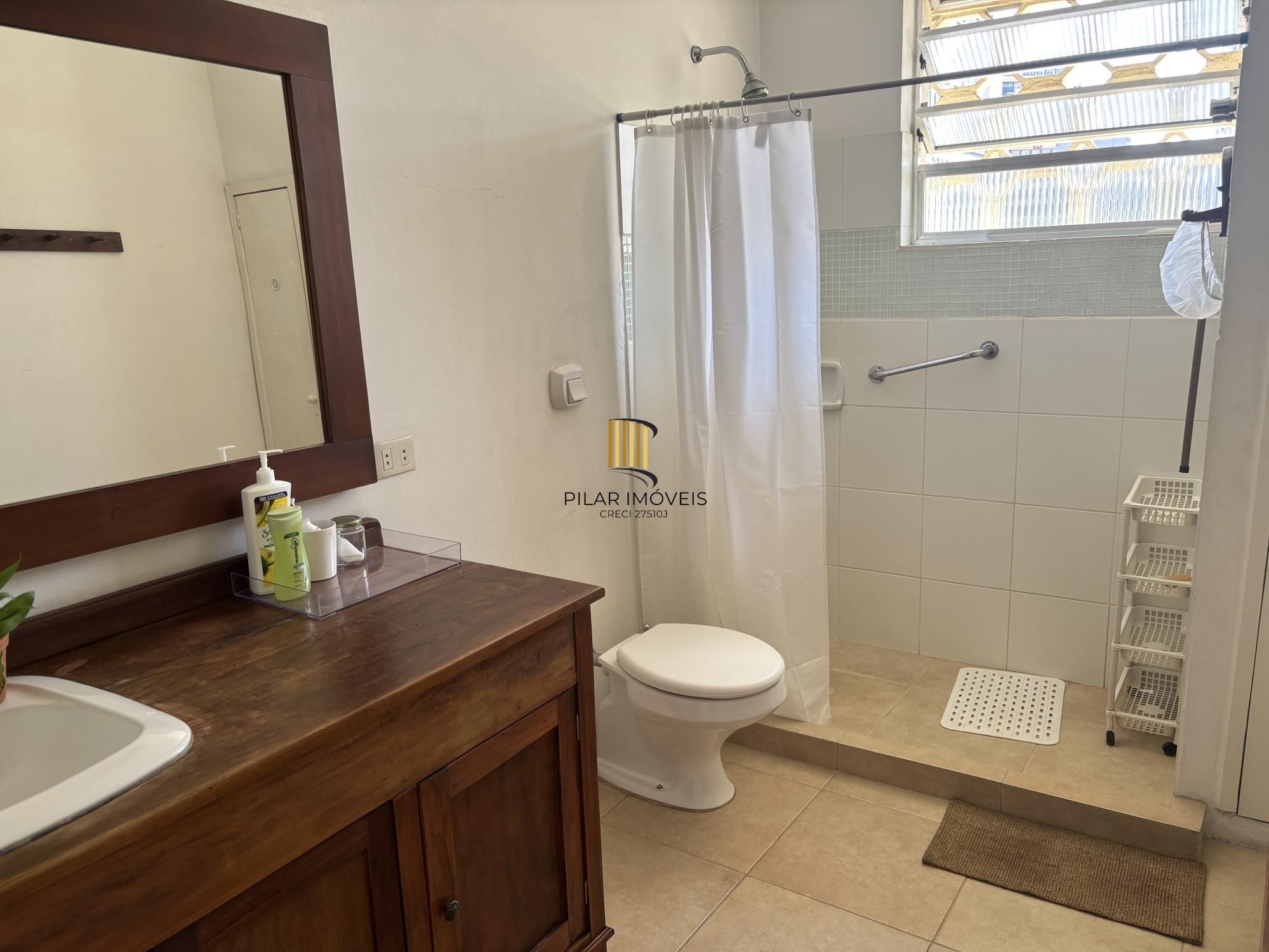 3 quartos com 151m² de área útil, além de lindo terraço no centro de poa