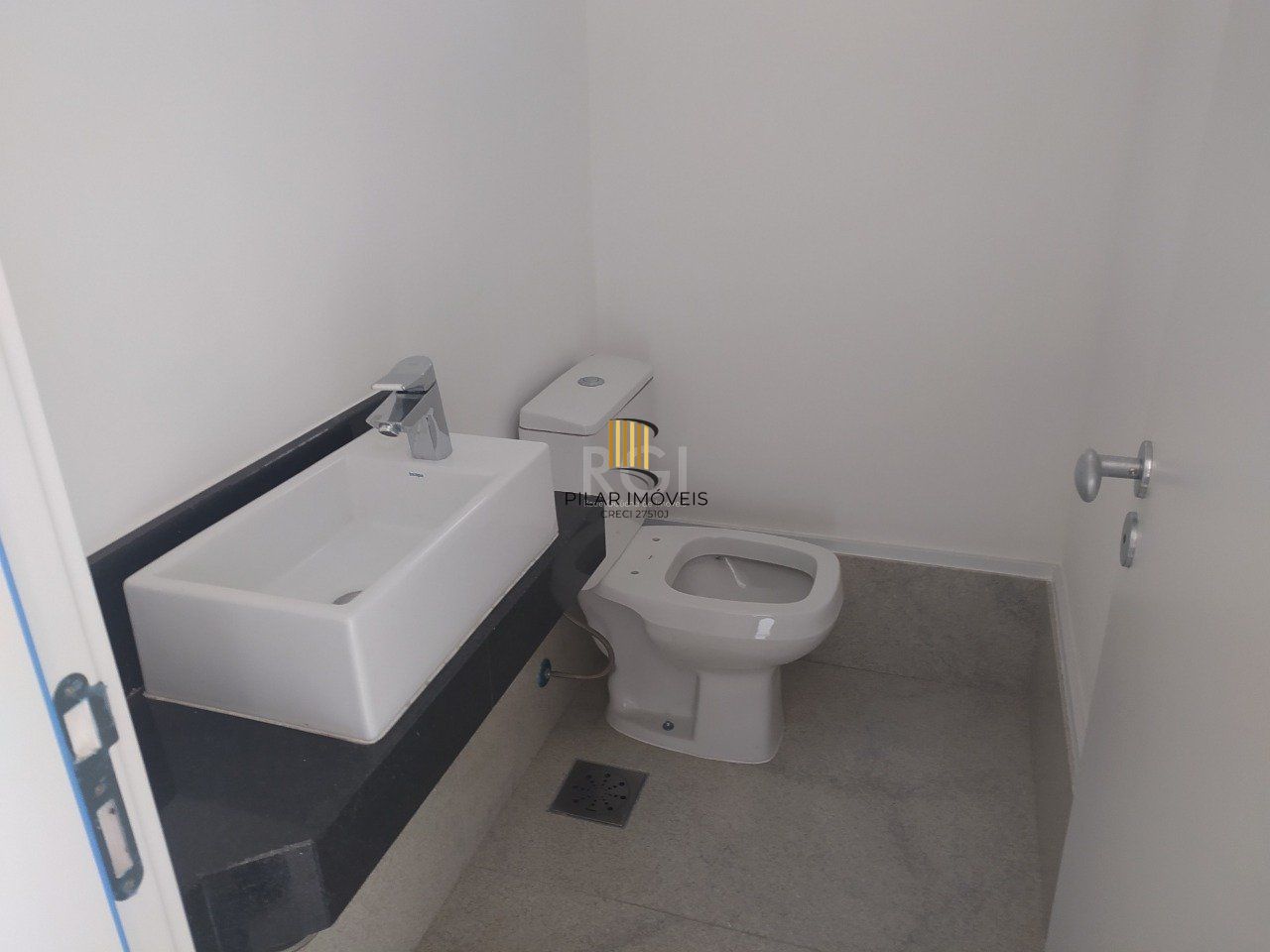 Apartamento para Venda - 119.65m², 3 dormitórios, sendo 1 suites, 2 vagas - Petrópolis