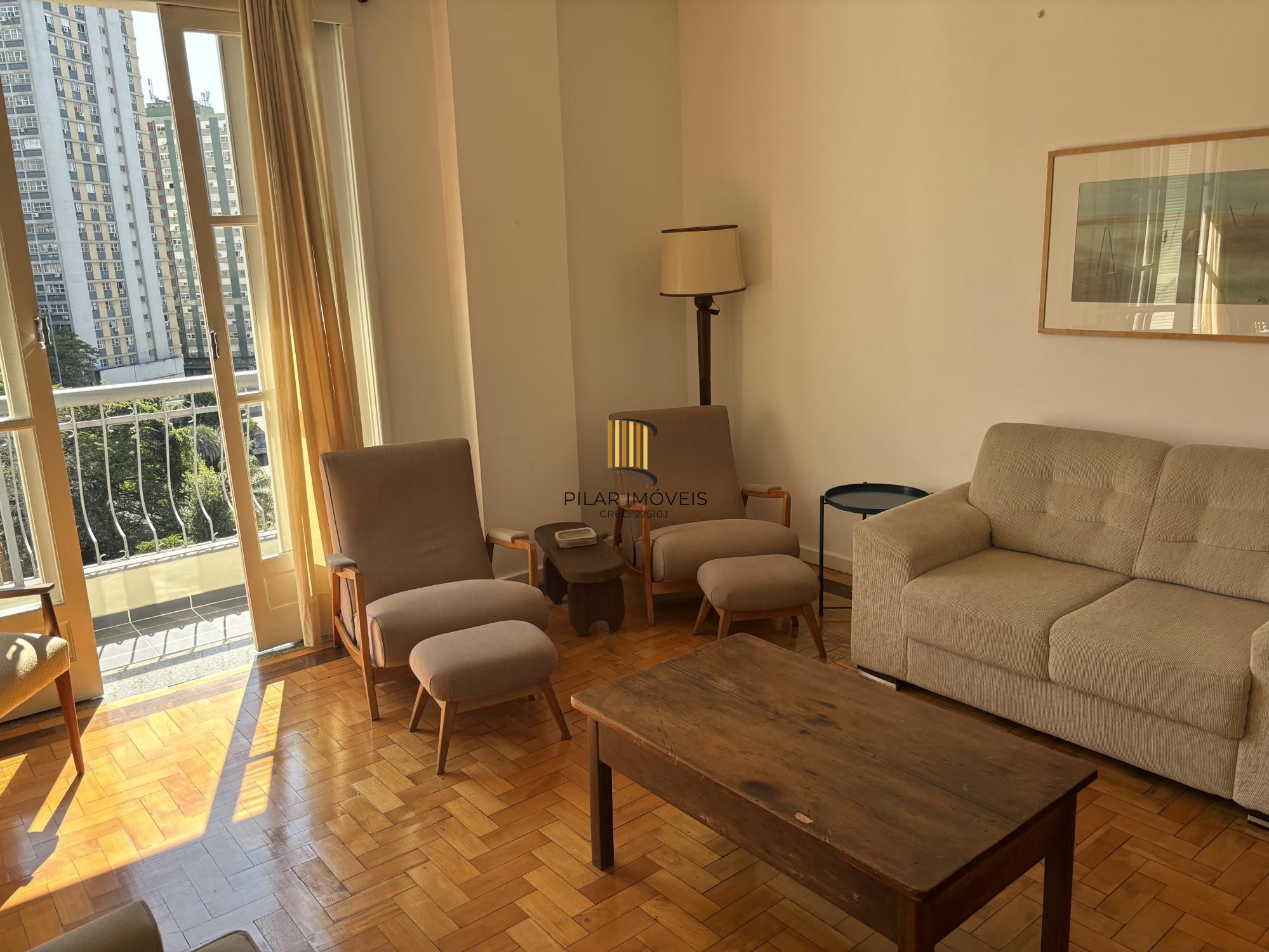 3 quartos com 151m² de área útil, além de lindo terraço no centro de poa