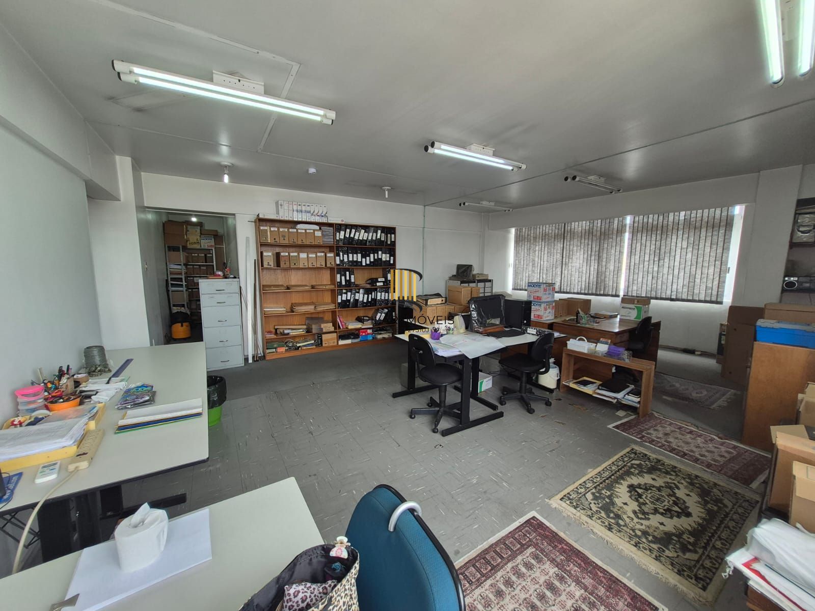 Vende conjunto de salas com 121,07 m²