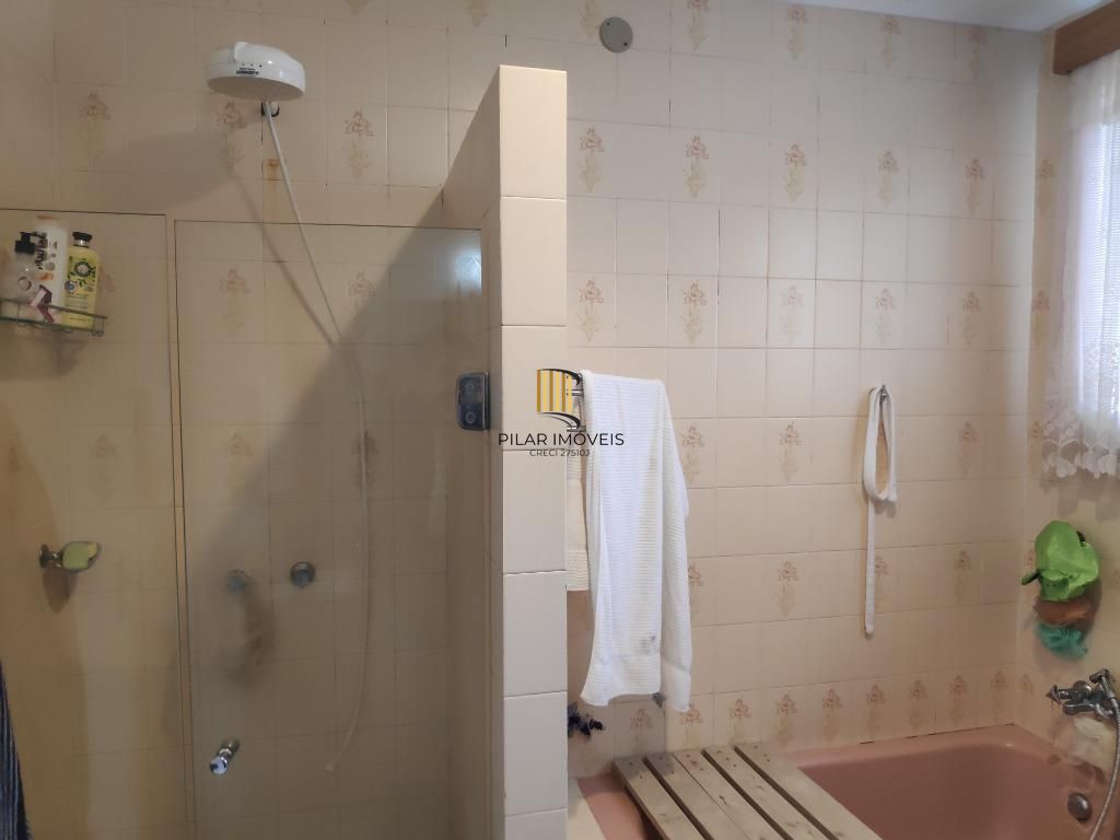 Casa para Venda - 460m², 3 dormitórios, 3 vagas - Três Figueiras