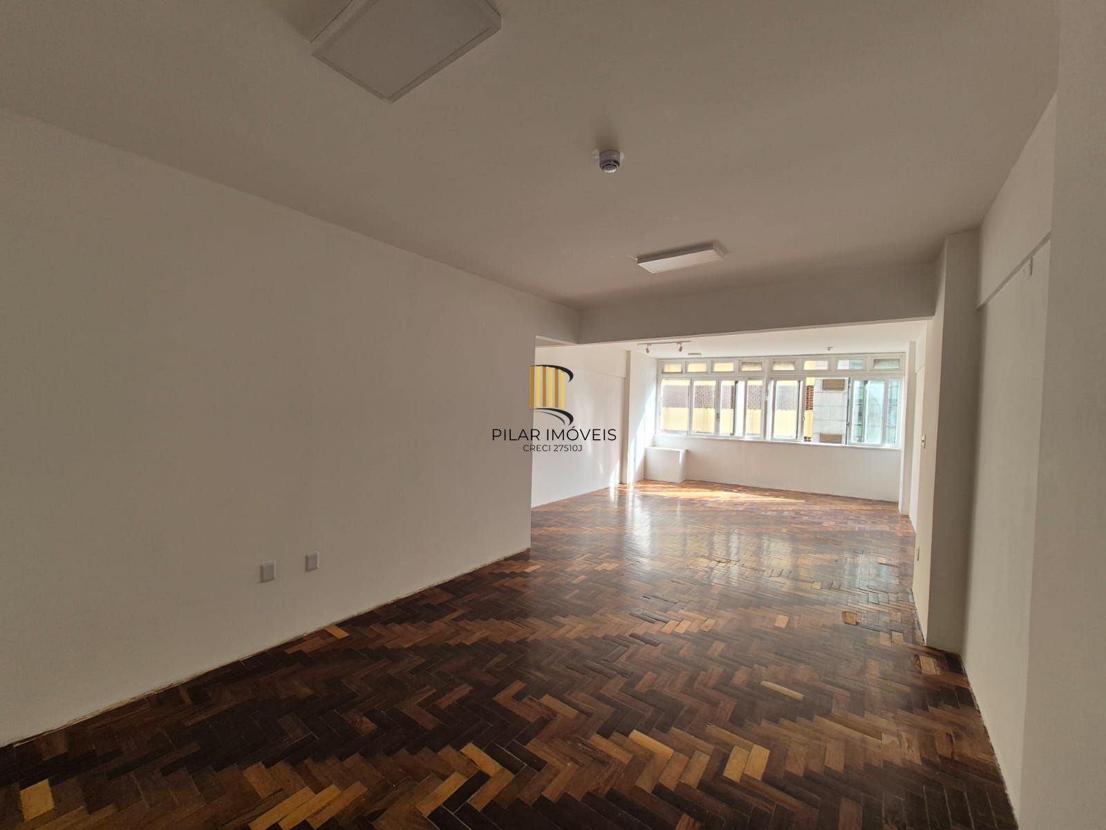 Venda  sala com 51.18m², Centro Histórico.