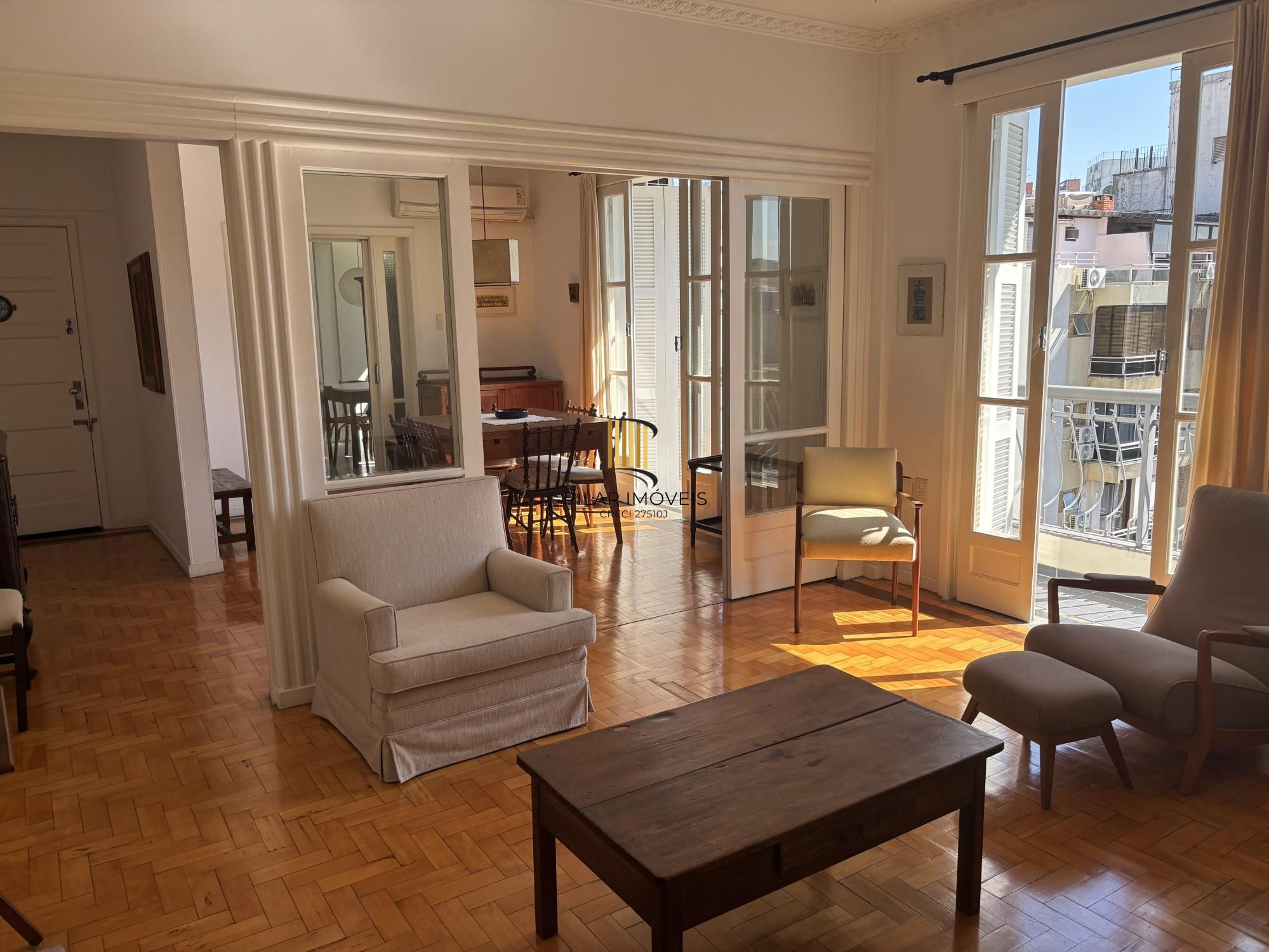 3 quartos com 151m² de área útil, além de lindo terraço no centro de poa