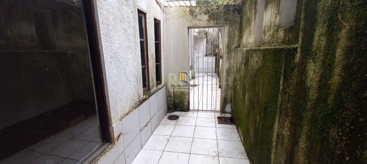 Sobrado para Venda - 110m², 4 dormitórios, sendo 1 suites, 2 vagas - Floresta