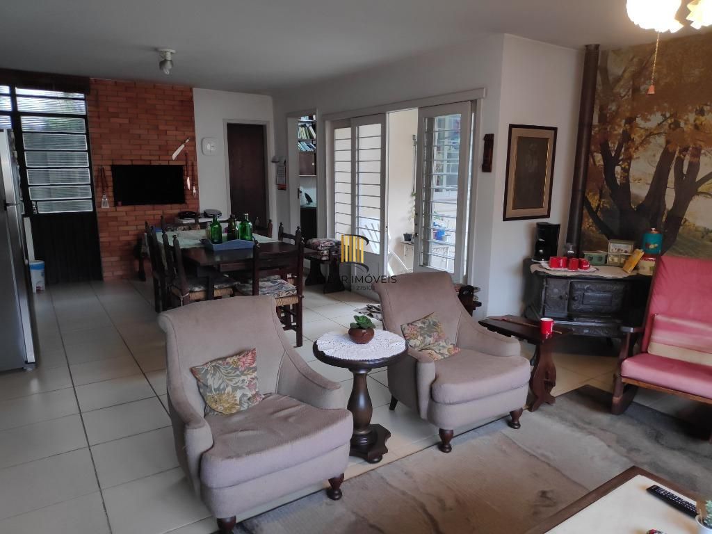 Casa para Venda - 460m², 3 dormitórios, 3 vagas - Três Figueiras