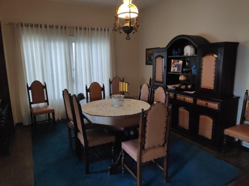 Casa para Venda - 460m², 3 dormitórios, 3 vagas - Três Figueiras