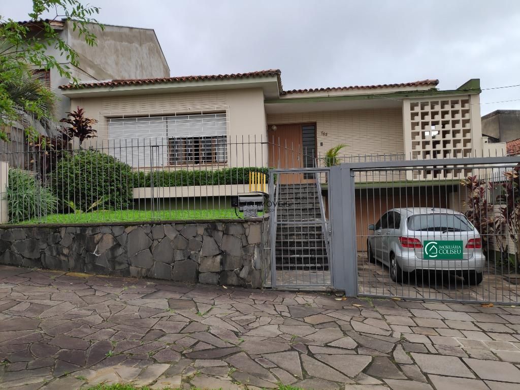 Casa para Venda - 460m², 3 dormitórios, 3 vagas - Três Figueiras