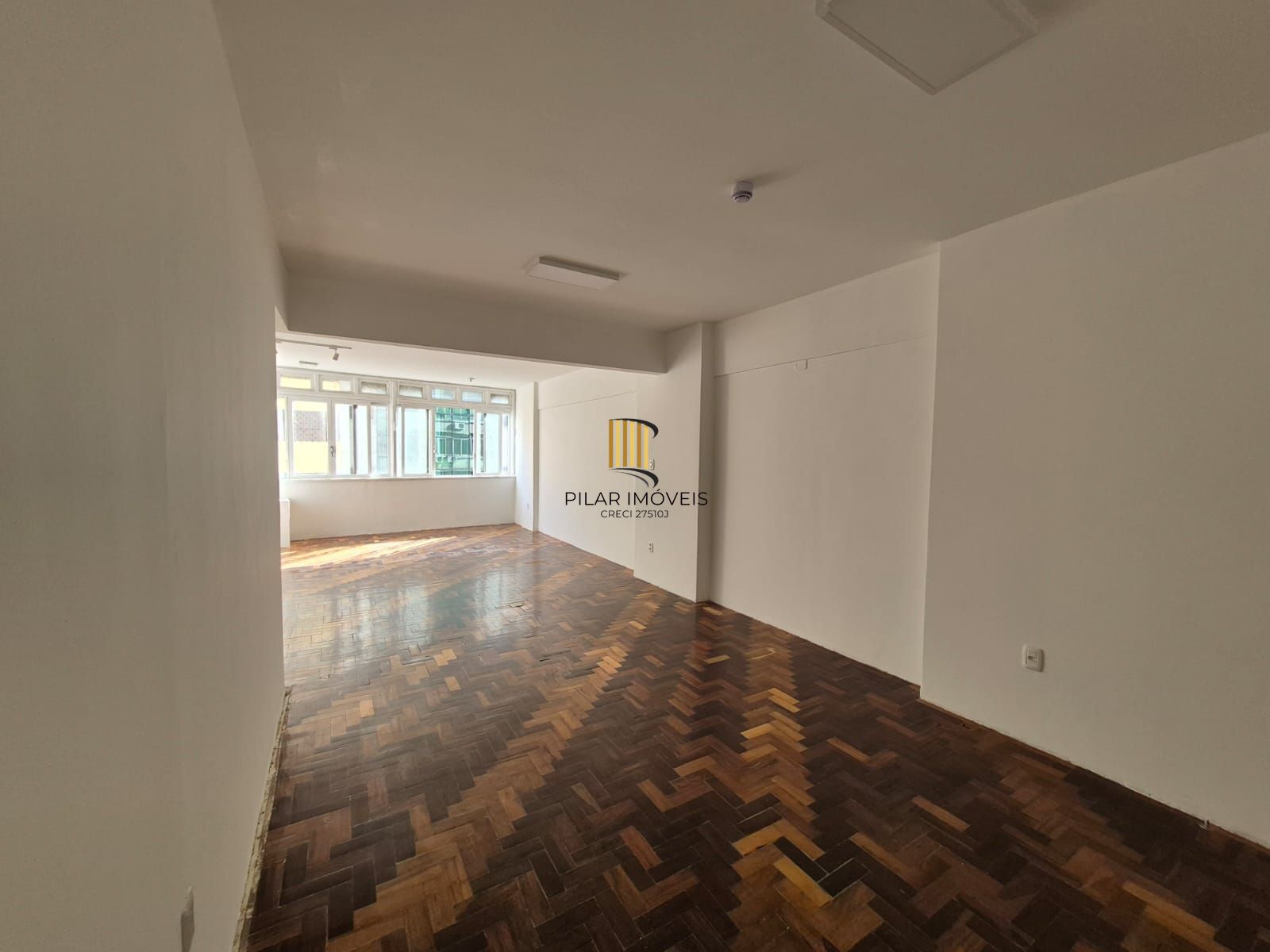Venda  sala com 51.18m², Centro Histórico.