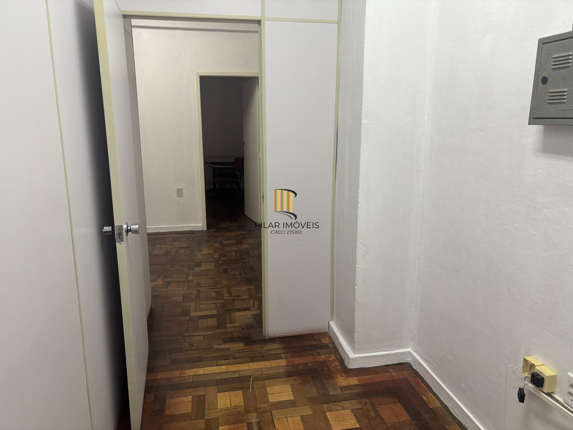 apartamento transformado em sala por 55mil com 52,30m²