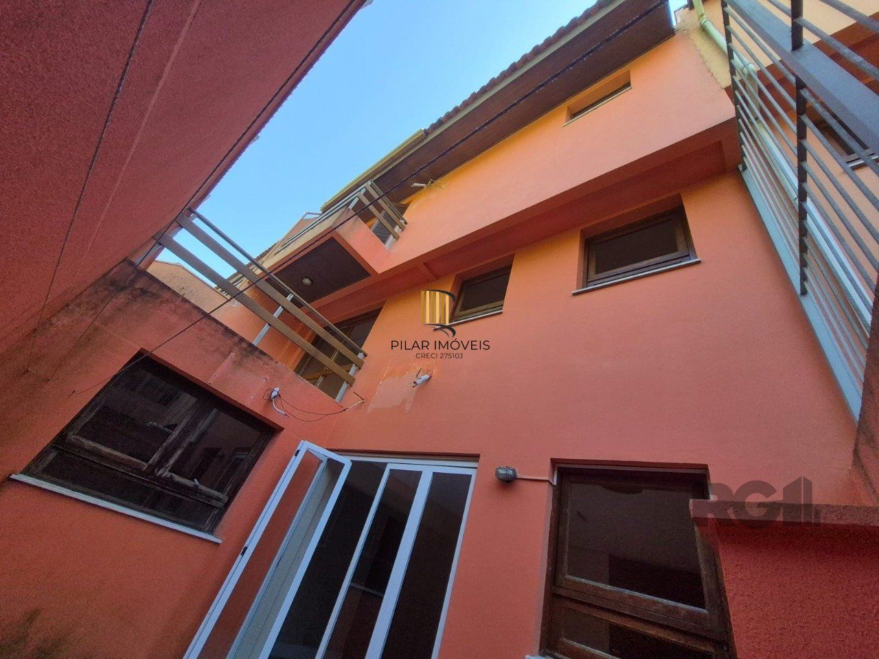 Casa de Condomínio 3 dormitórios no bairro Menino Deus