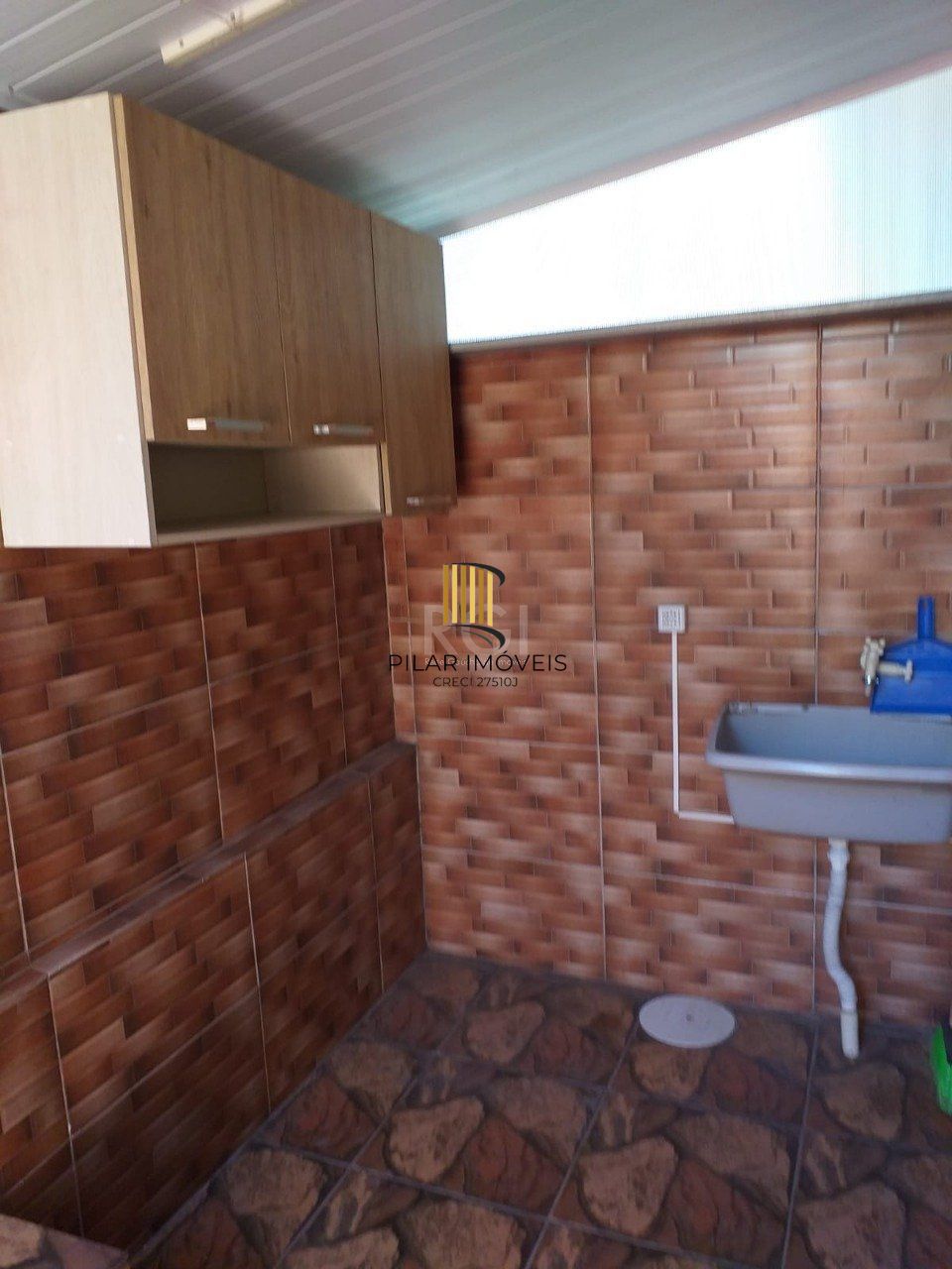 Casa 1 Dormitório(s) Bairro Camaquã