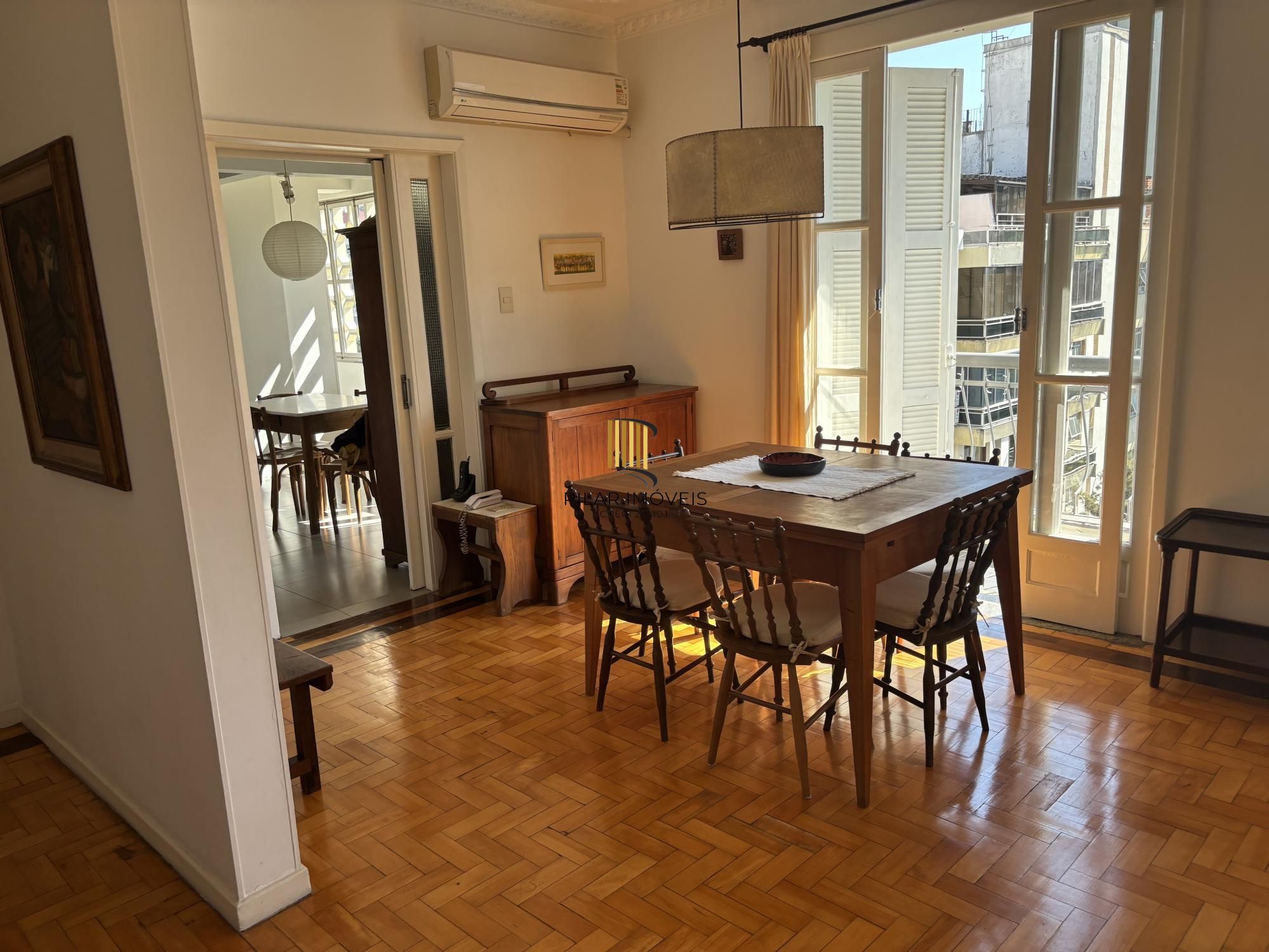 3 quartos com 151m² de área útil, além de lindo terraço no centro de poa
