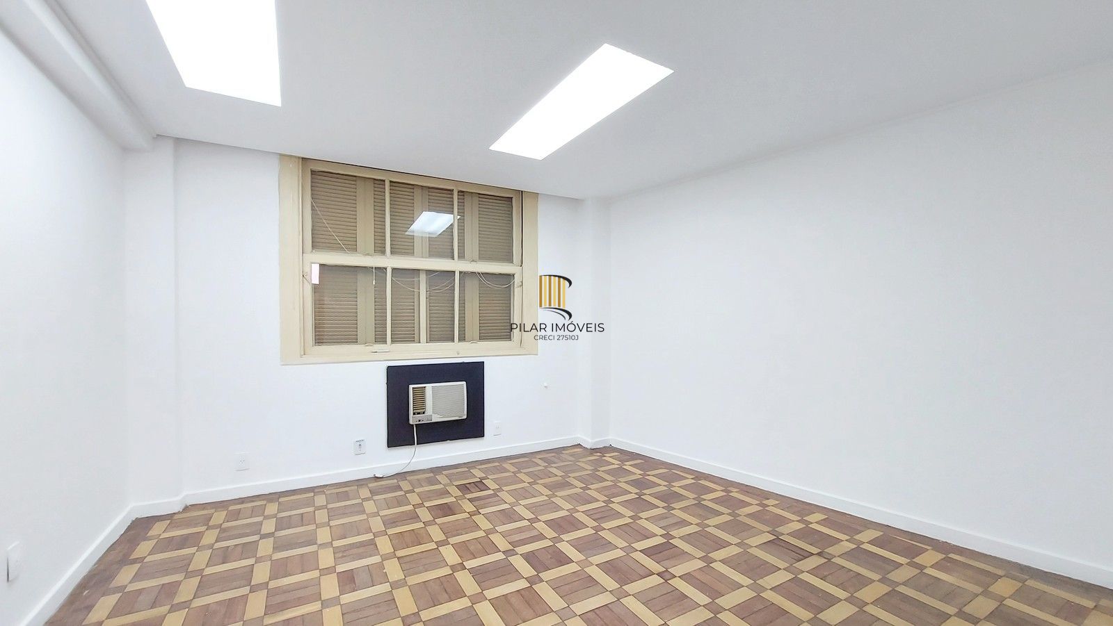 Sala a venda com 95m²