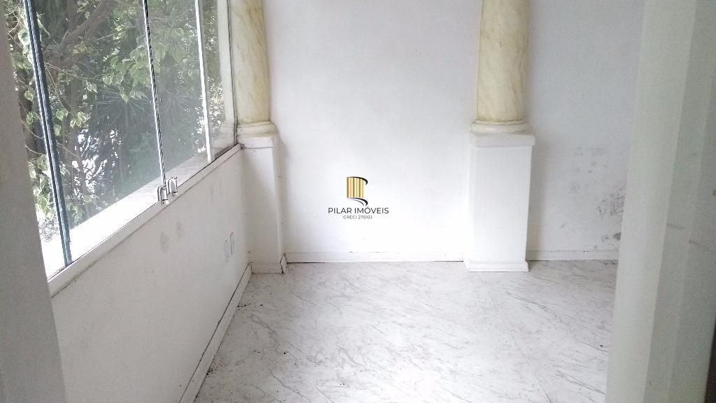 Casa para Venda - 485m², 5 dormitórios, sendo 1 suites, 1 vaga - Petrópolis