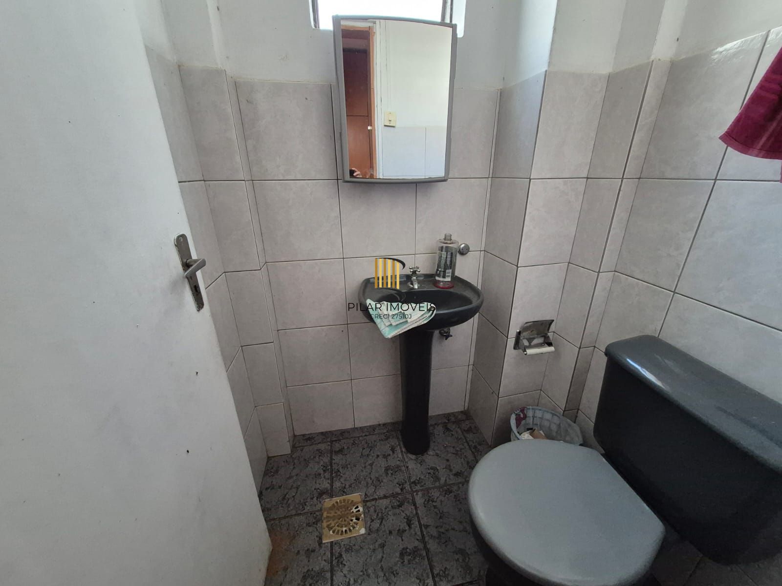 Sala com 50,70m² que pode ser transformada em apto