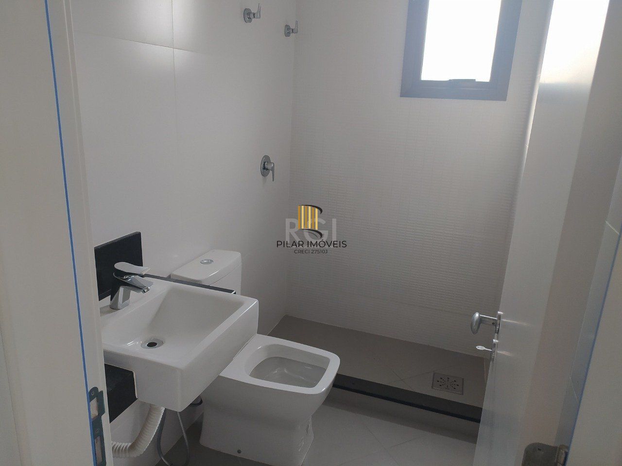 Apartamento para Venda - 123.71m², 3 dormitórios, sendo 1 suites, 1 vaga - Petrópolis