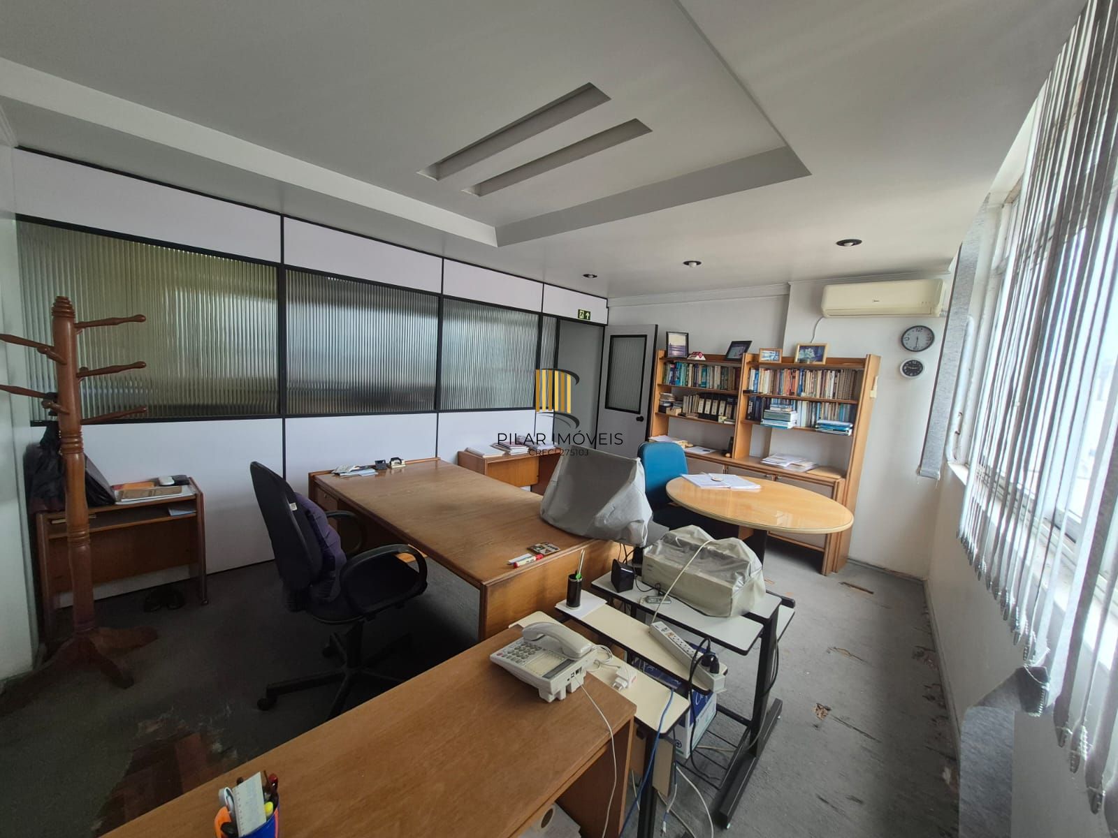 Vende conjunto de salas com 121,07 m²