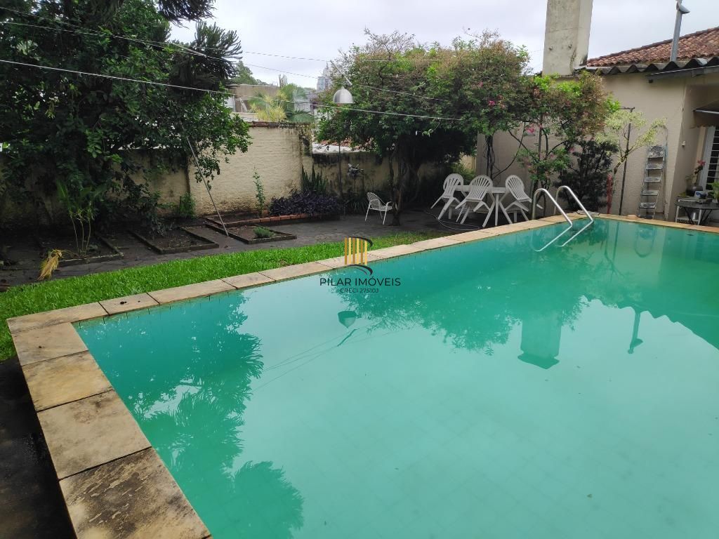 Casa para Venda - 460m², 3 dormitórios, 3 vagas - Três Figueiras
