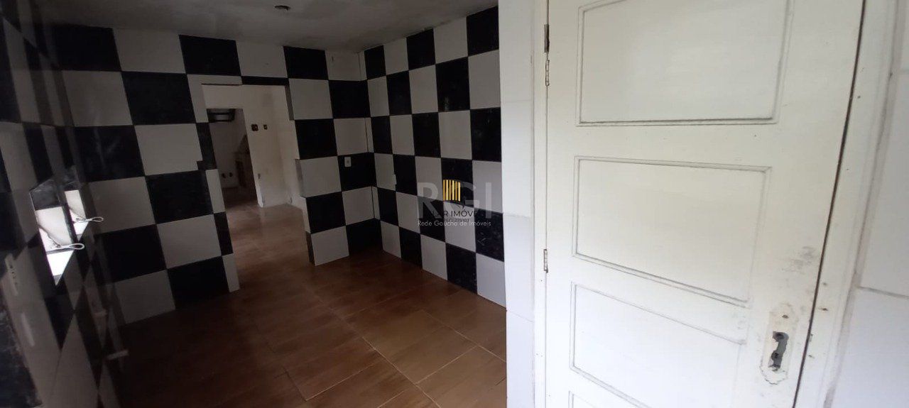 Sobrado para Venda - 110m², 4 dormitórios, sendo 1 suites, 2 vagas - Floresta