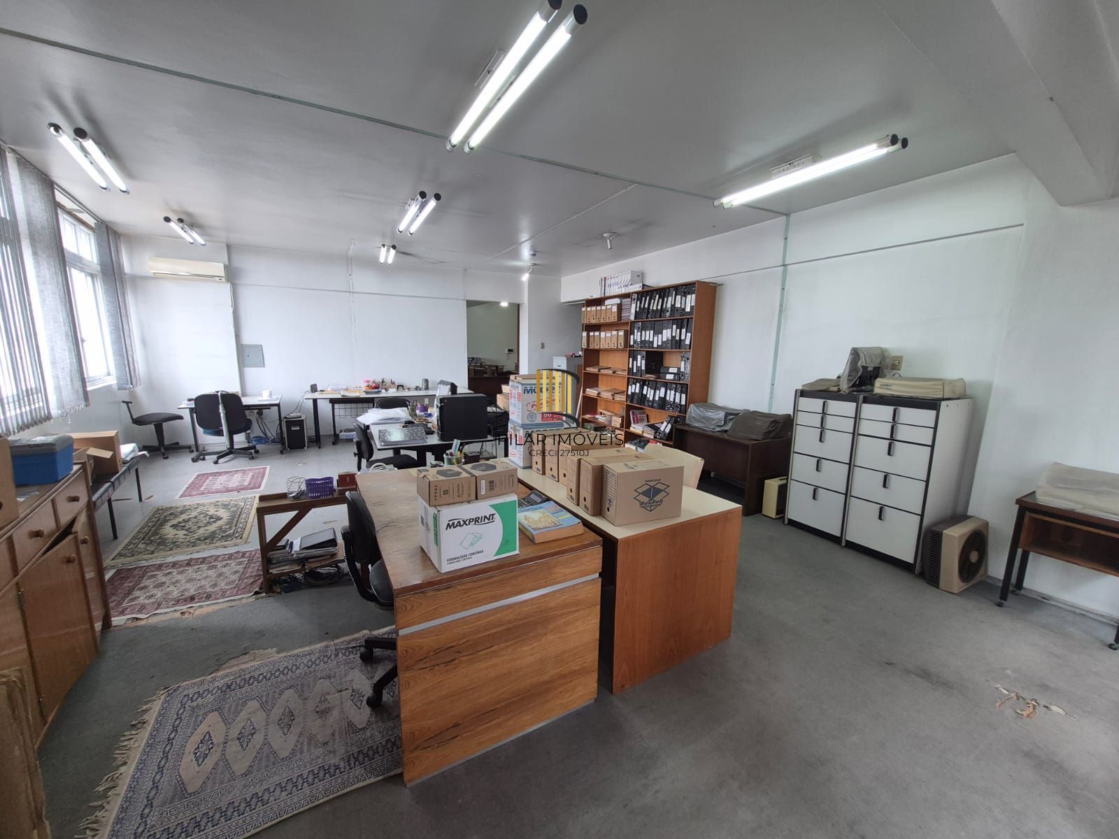 Vende conjunto de salas com 121,07 m²