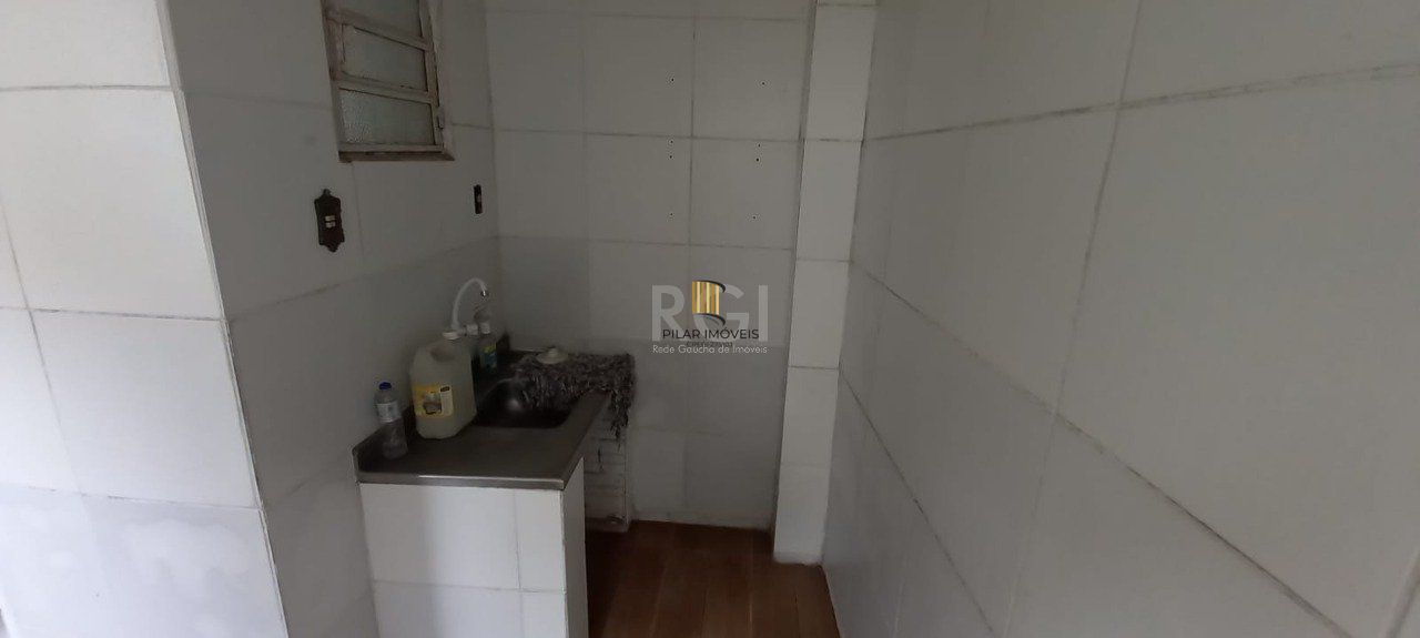 Sobrado para Venda - 110m², 4 dormitórios, sendo 1 suites, 2 vagas - Floresta