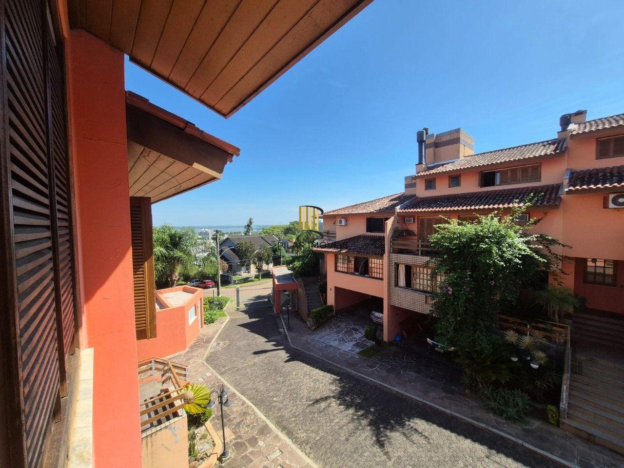 Casa de Condomínio 3 dormitórios no bairro Menino Deus