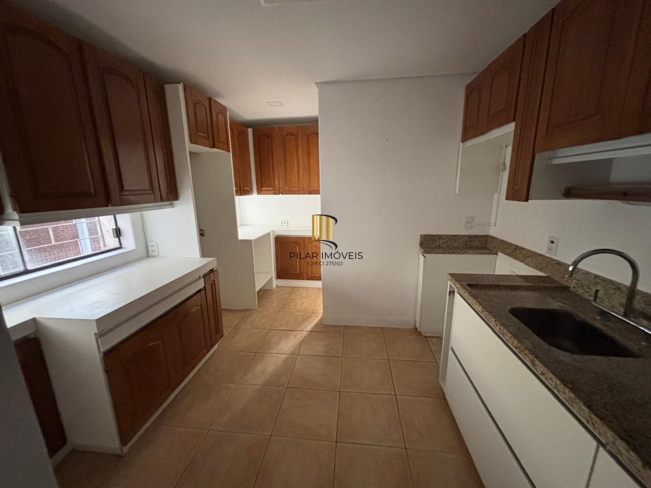 vende apto de dois quartos próximo ao parcão