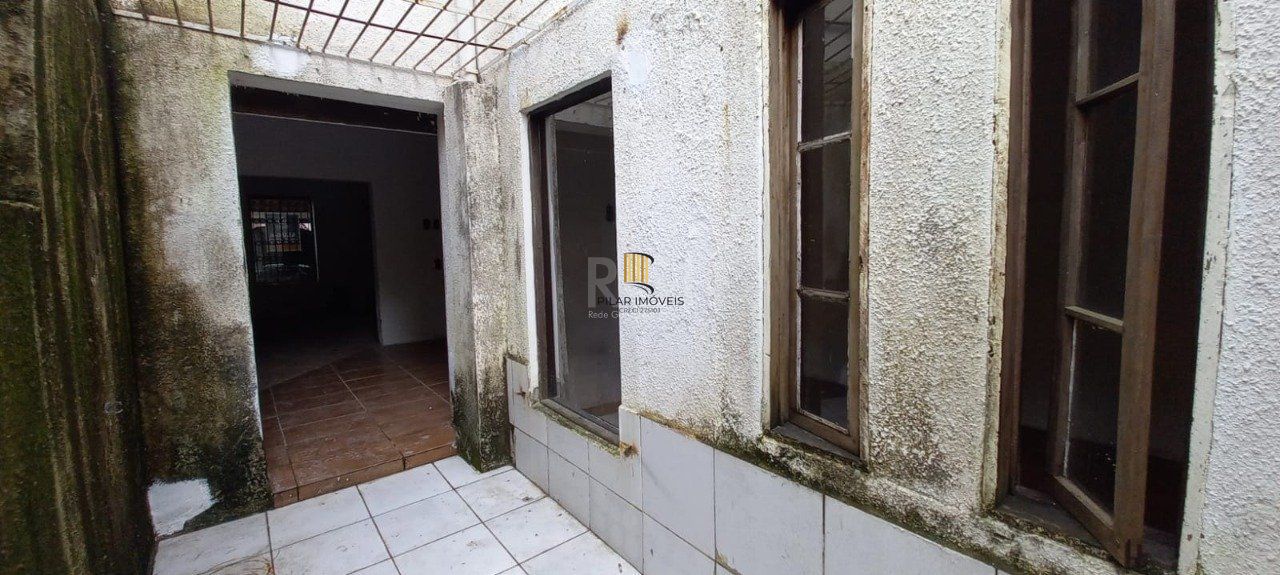 Sobrado para Venda - 110m², 4 dormitórios, sendo 1 suites, 2 vagas - Floresta