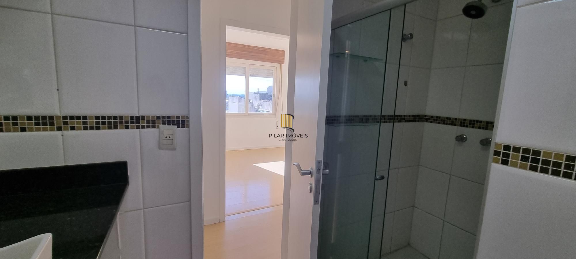 Apartamento 03 dormitórios, dependência e vaga de estacionamento no Bairro São João