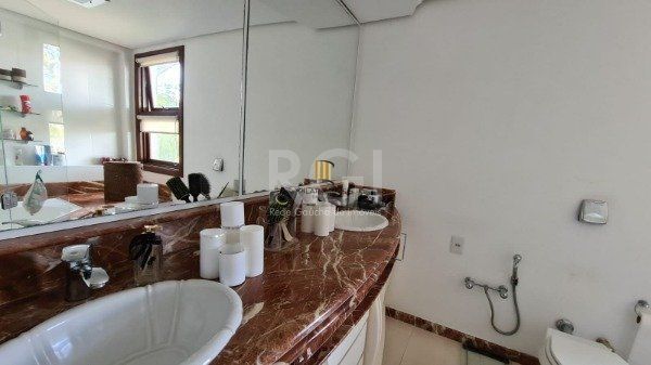 Casa Condominio para Venda - 420m², 4 dormitórios, sendo 4 suites, 2 vagas - Três Figueiras