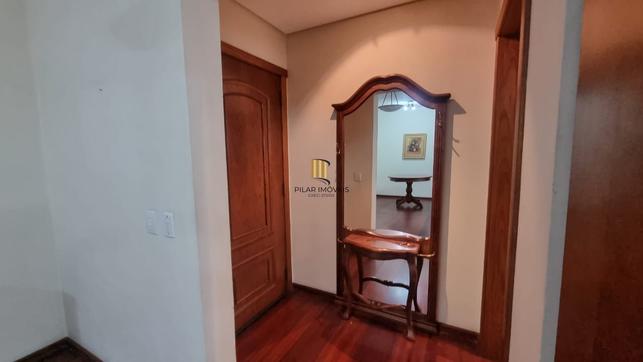 Apartamento dois dormitórios, suíte, box escriturado no Bairro Boa Vista