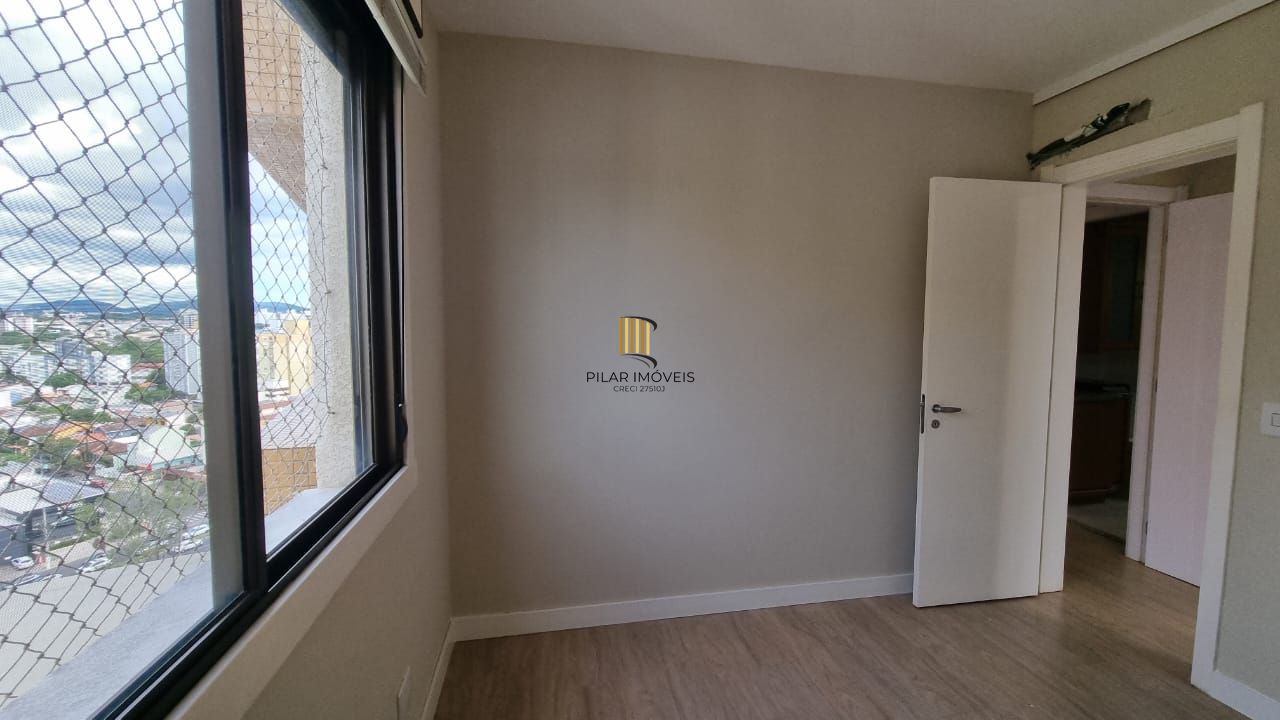 Apartamento 03 dormitórios, duas vagas individuais, edifício com infra, Bairro Cristal