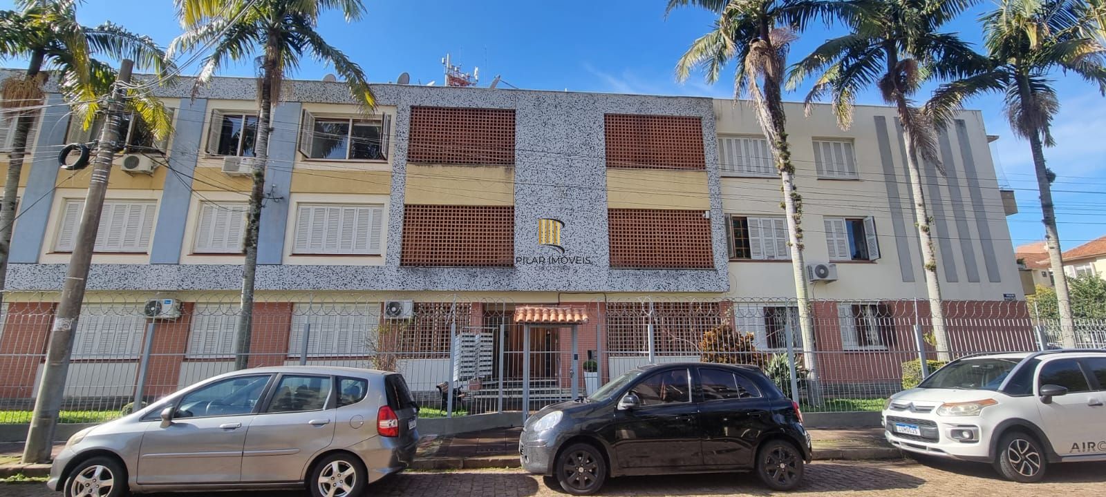 Apartamento 03 dormitórios com 01 vaga no bairro Praia de Belas