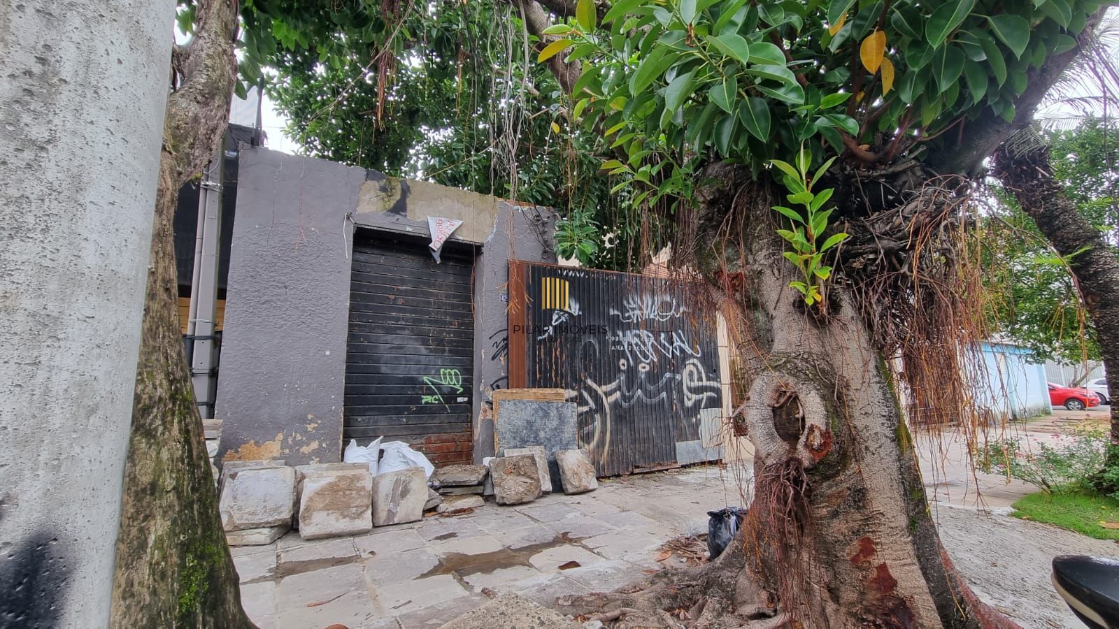 Terreno a venda ideal 217,8mq para loja no Bairro Floresta - Pilar Imóveis