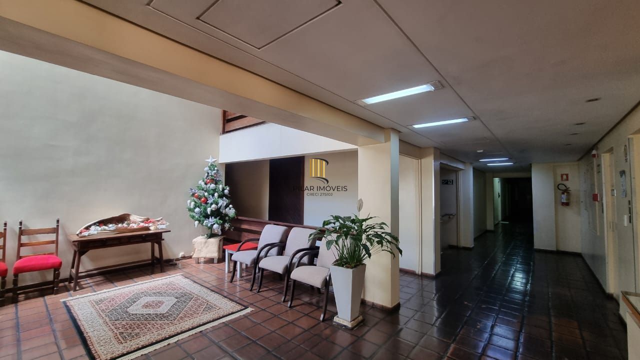 Apartamento 02 dormitórios a venda, térreo, com uma vaga de estacionamento no Bairro Auxiliadora