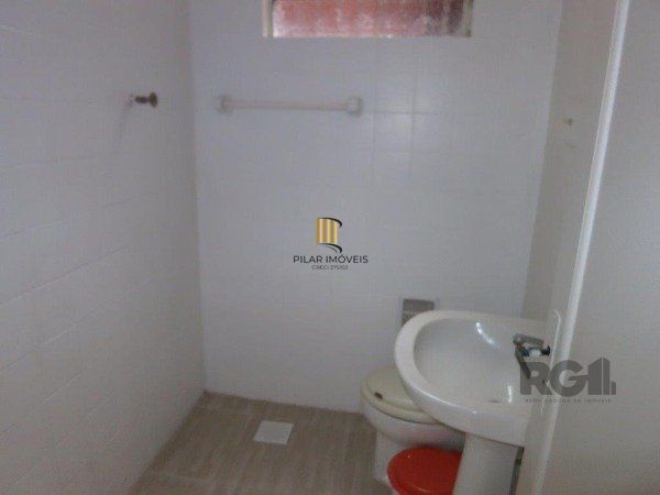 Edifício (prédio) com 03 apartamentos de 01 dormitório no Bairro Auxiliadora