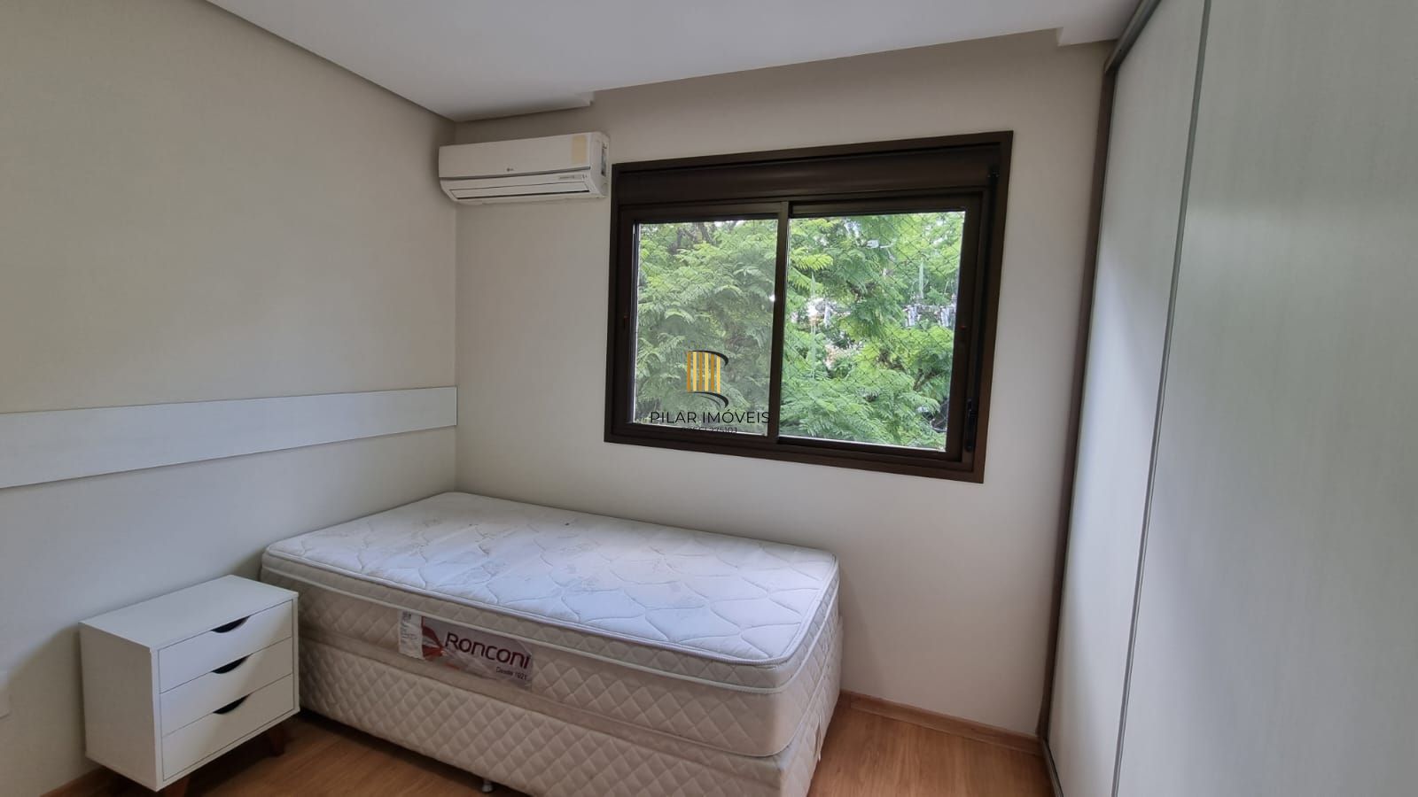Apartamento dois dormitórios mobiliado, suíte, 86,41mq privativos, uma vaga escriturada, no bairro Higienópolis