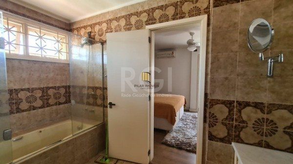 Casa para Venda - 352m², 5 dormitórios, sendo 1 suites, 4 vagas - Rubem Berta