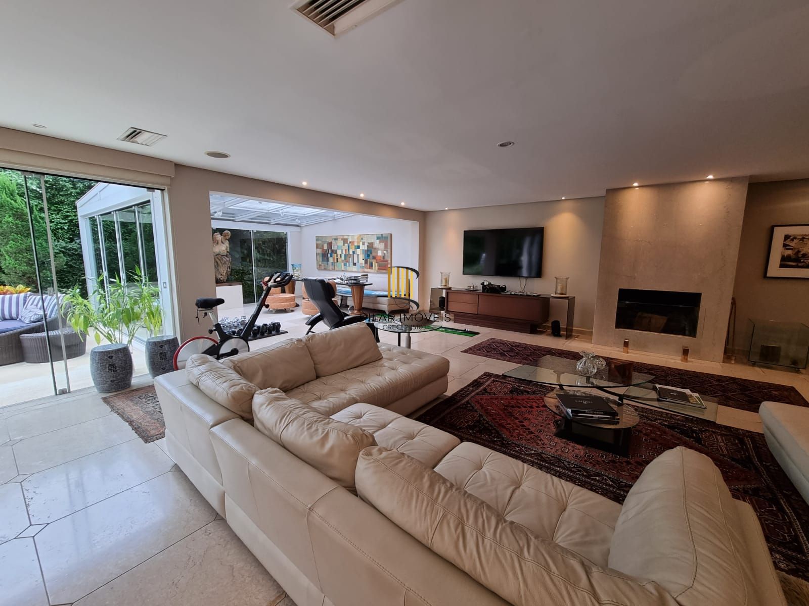 Casa em condomínio 515,73m2, 04 suítes no Bairro Boa Vista