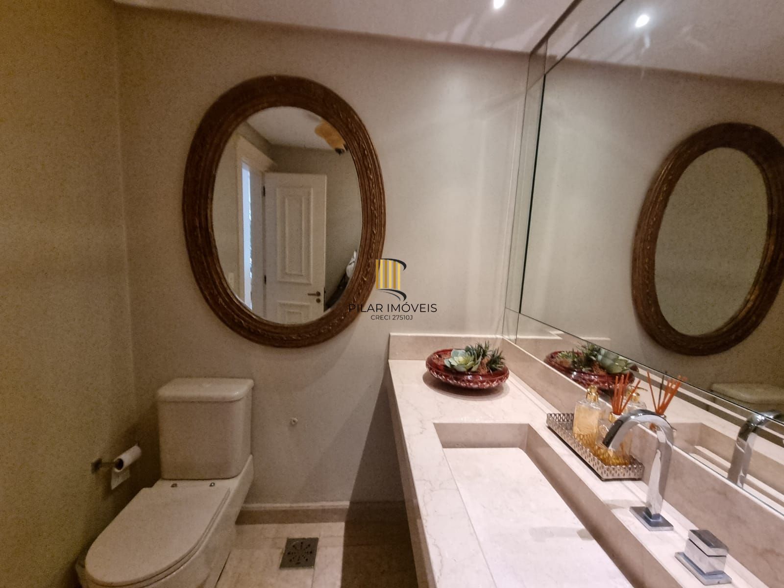 Casa em condomínio 515,73m2, 04 suítes no Bairro Boa Vista