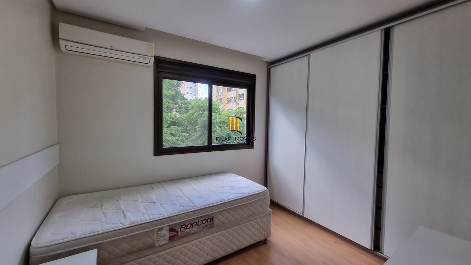 Apartamento dois dormitórios mobiliado, suíte, 86,41mq privativos, uma vaga escriturada, no bairro Higienópolis
