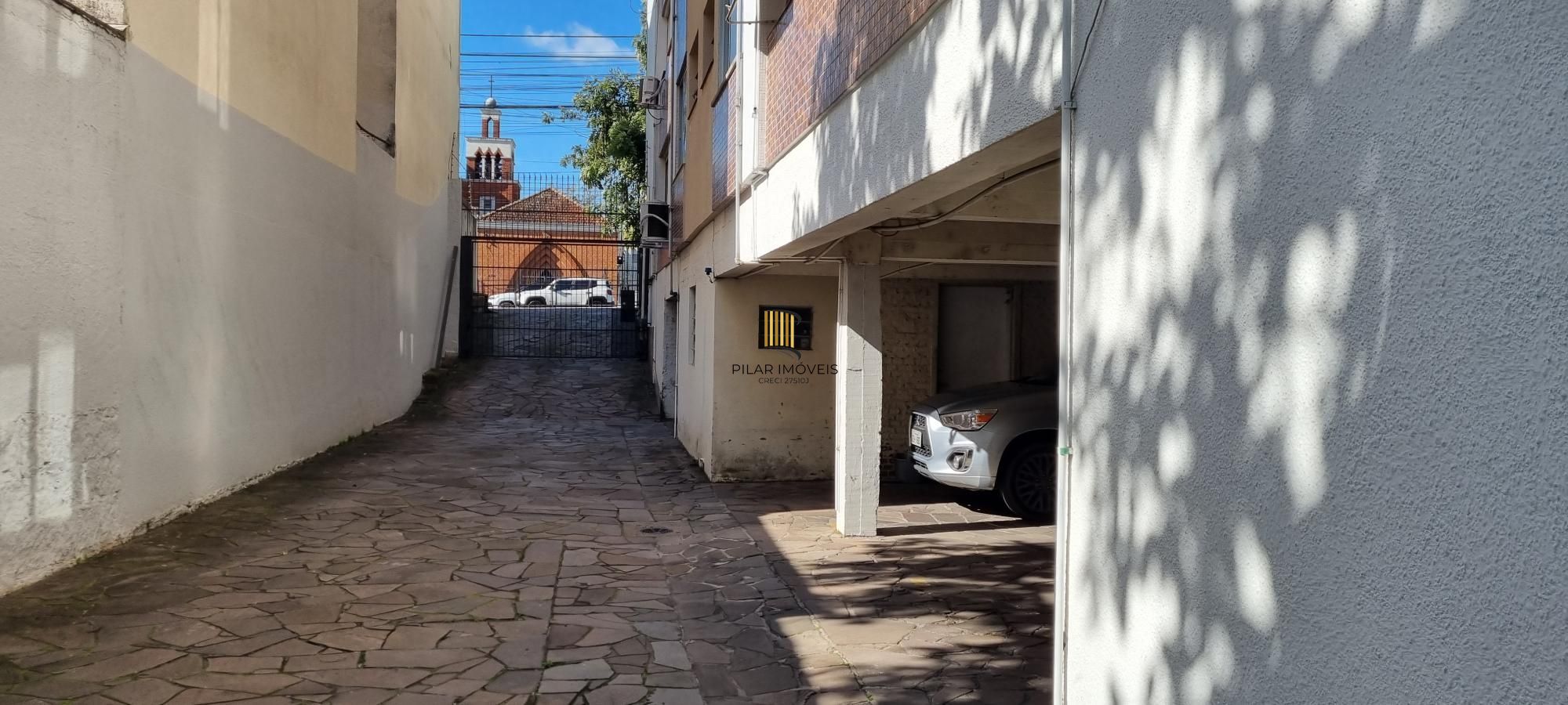Apartamento 03 dormitórios, dependência e vaga de estacionamento no Bairro São João