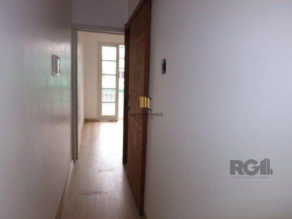 Edifício (prédio) com 03 apartamentos de 01 dormitório no Bairro Auxiliadora