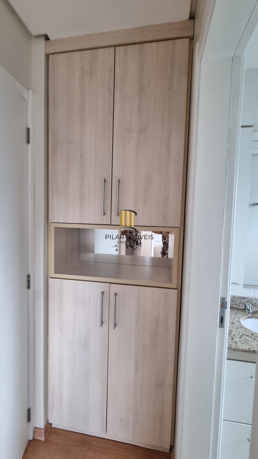 Apartamento dois dormitórios mobiliado, suíte, 86,41mq privativos, uma vaga escriturada, no bairro Higienópolis