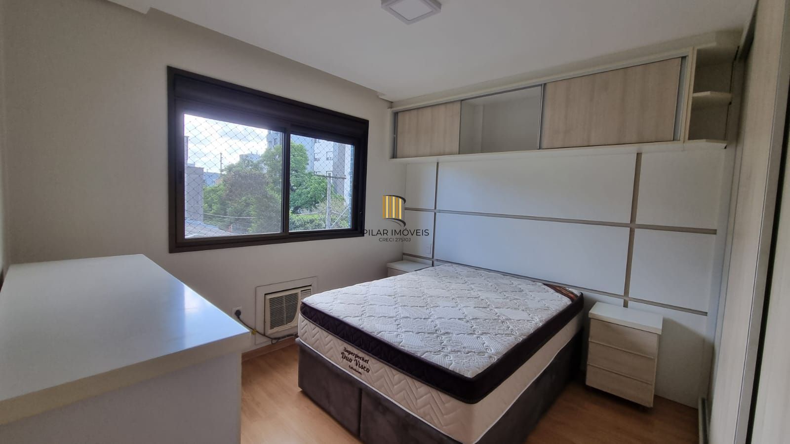 Apartamento dois dormitórios mobiliado, suíte, 86,41mq privativos, uma vaga escriturada, no bairro Higienópolis