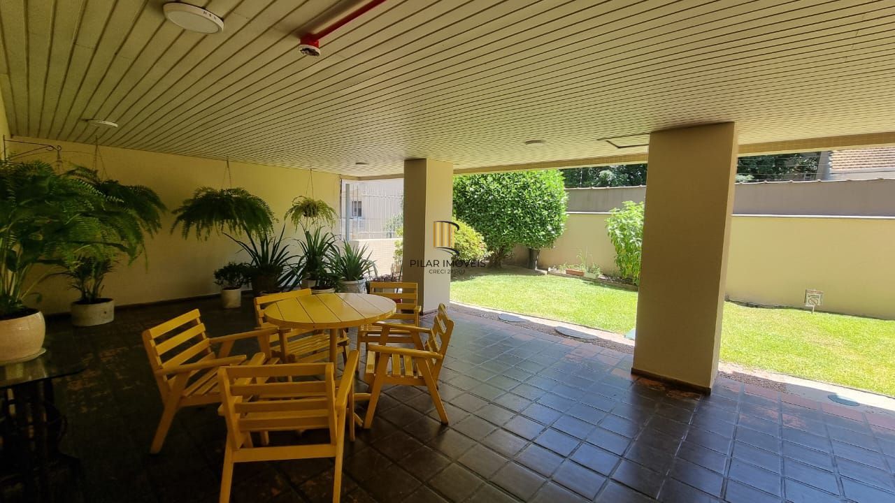 Apartamento 02 dormitórios a venda, térreo, com uma vaga de estacionamento no Bairro Auxiliadora