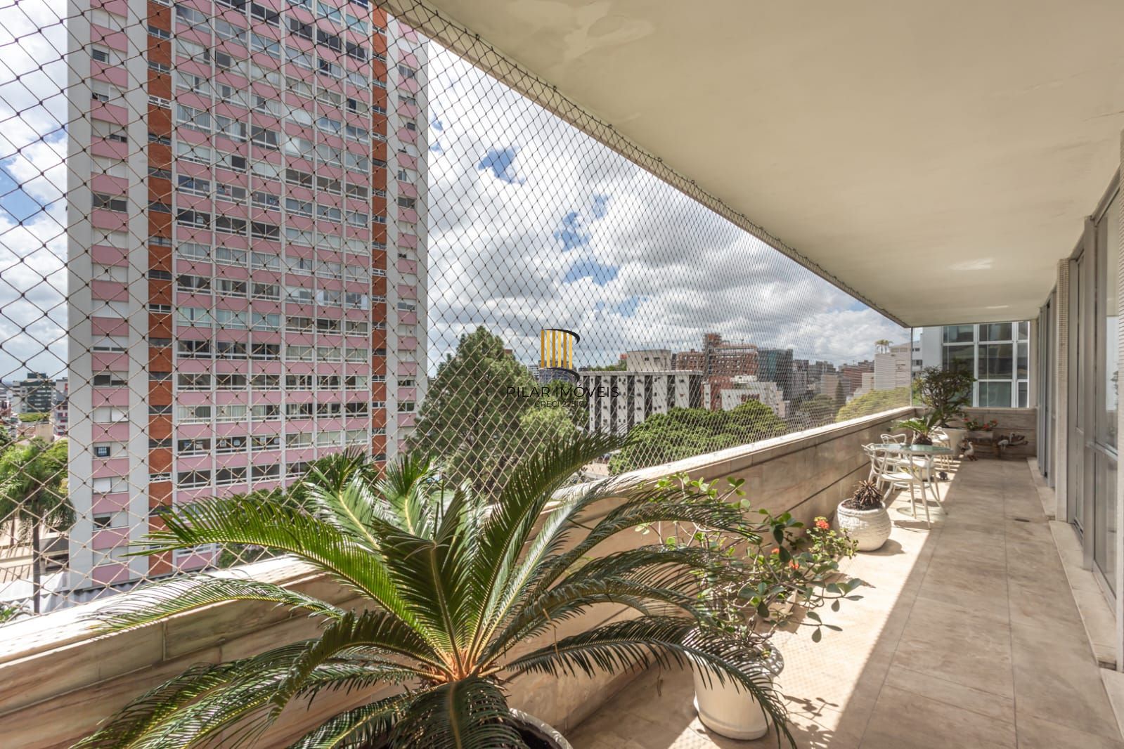 Apartamento 486,52m2 no tradicional Ed. Floragê