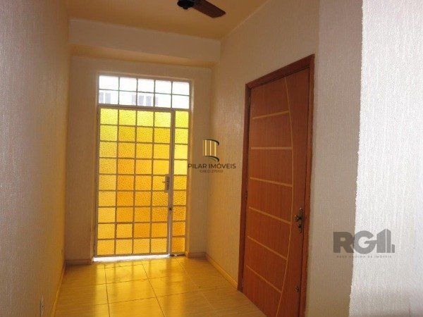 Edifício (prédio) com 03 apartamentos de 01 dormitório no Bairro Auxiliadora